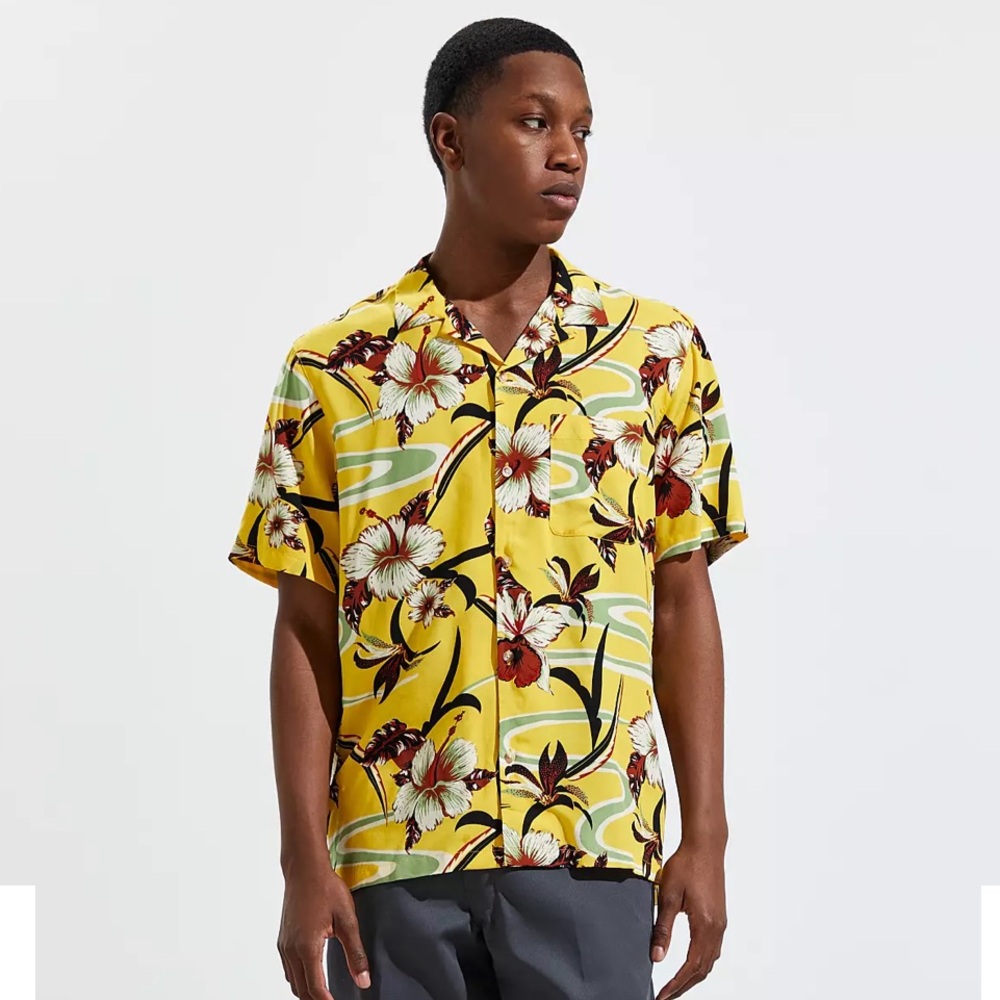 URBAN OUTFITTERS Topical Floral Hawaiian Relaxed Short Sleeve Shirt L Yellow